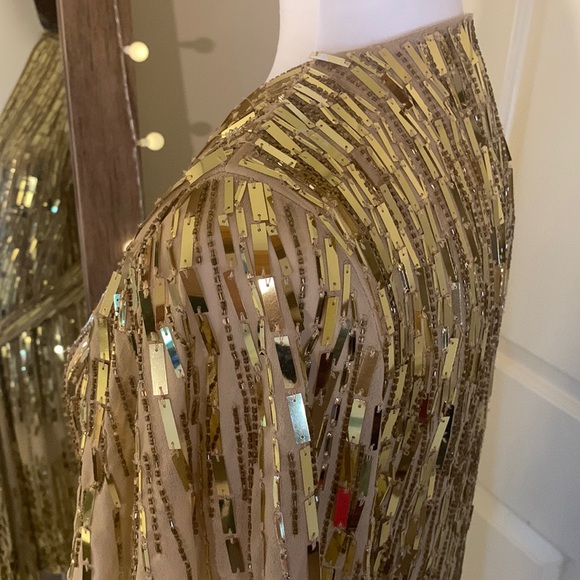 MAC DUGGAL
Cape Back Geometric Sequin Robe Mini Dress - Picture 11 of 17